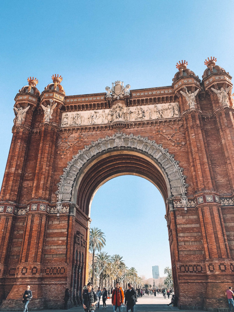 Barcelona's Arco de Triunfo is a great activity in Barcelona on a budget
