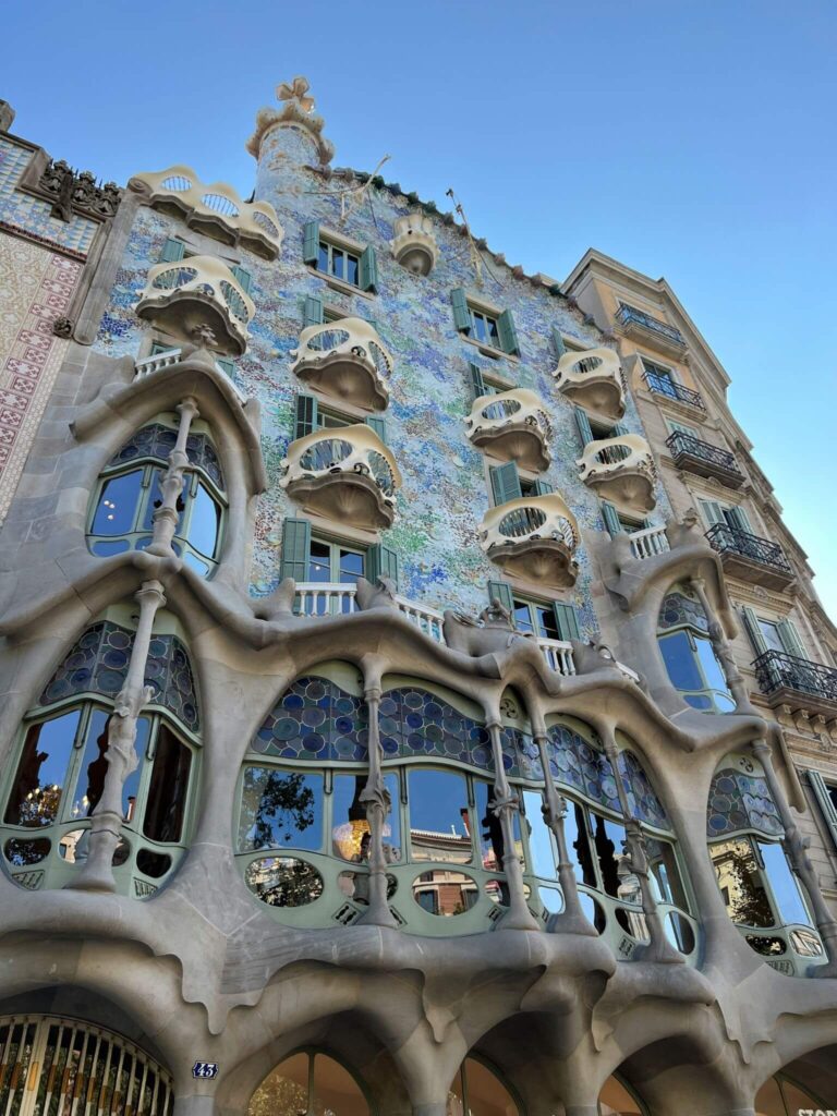 Exterior façade of Casa Batlló, a Gaudí masterpiece in Barcelona.