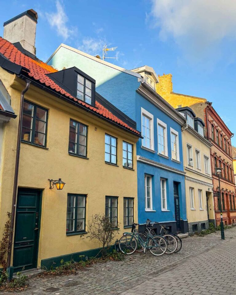 Featured image for how to take a day trip to Malmö from Copenhagen travel guide