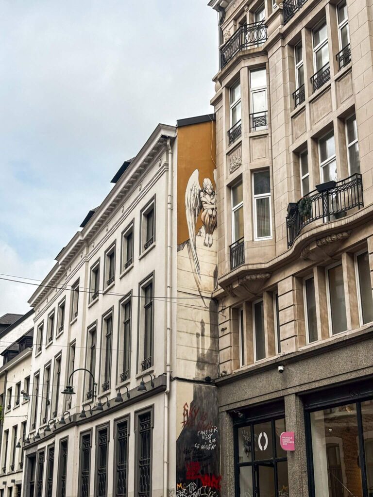 l'Ange de Sambre mural on the Brussels Comic Book Route