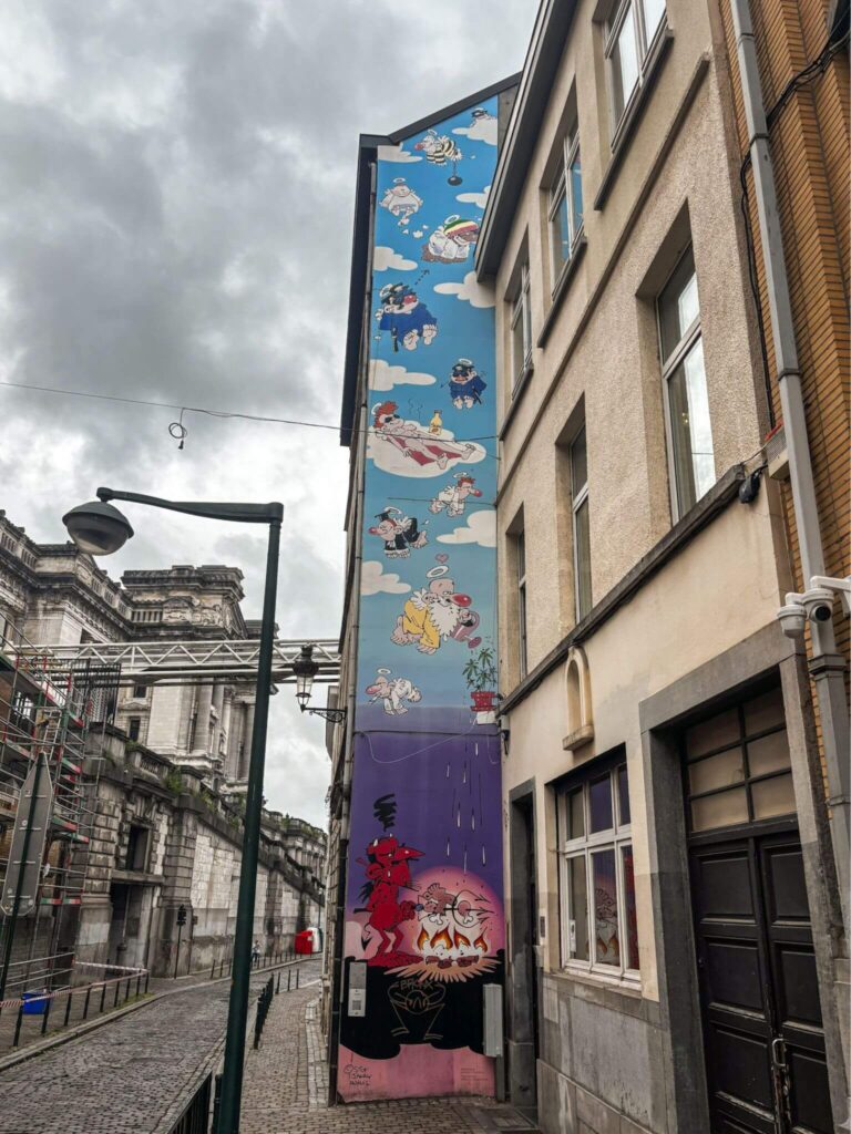 Passe Moi l'Ciel mural on the Brussels Comic Book Route