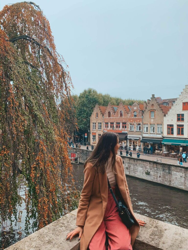 A girl at a hidden photo spot at 2Be Bruges.